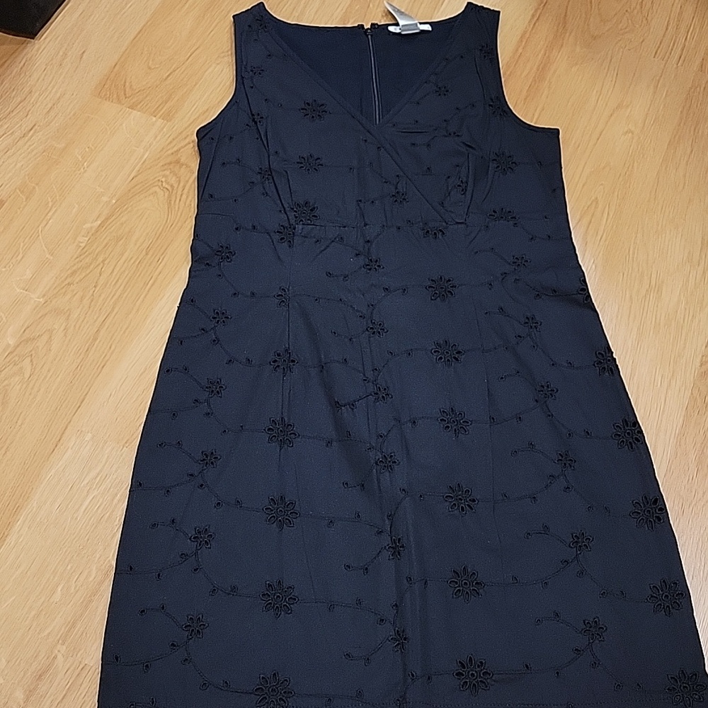 Old Navy Navy Sleeveless Floral Embroidered Mini Dress. 100%Cotton.